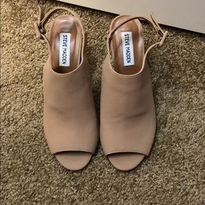 Steve Madden nude wedge heel